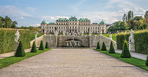 Mit Sissi-Feeling an die Sachertorte